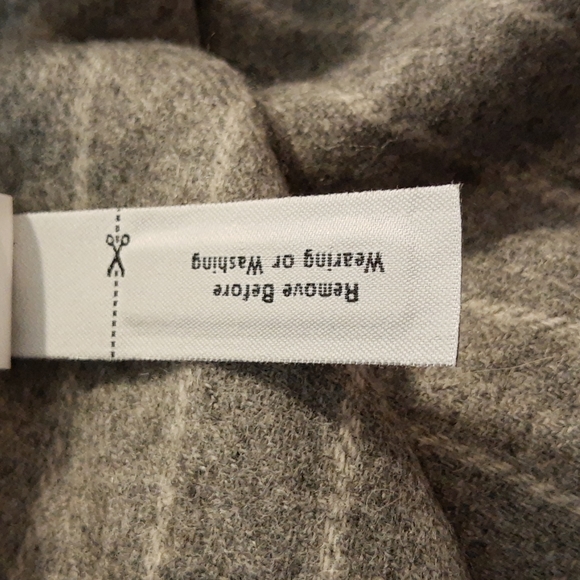 Madewell 100% Wool Cape Scarf Gray, White Chalk Stripes, Fringe, New with Tags - Picture 5 of 6